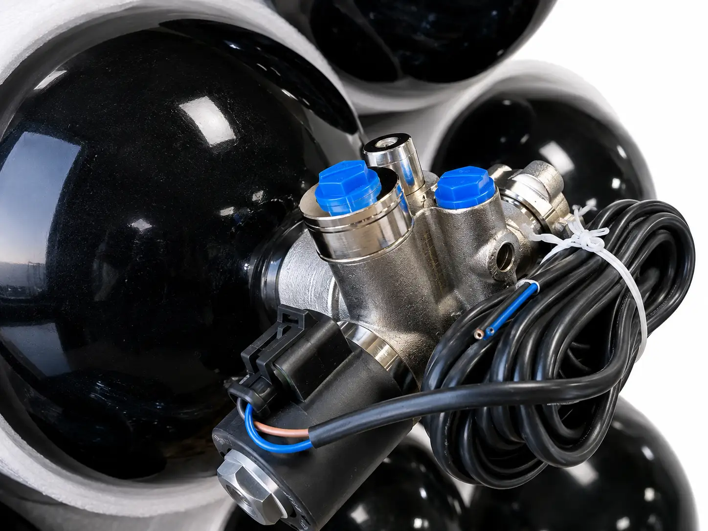 CNG cylinder valve and pressure-relief hardware